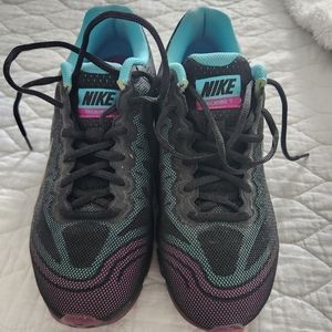 Nike (women's) Tailwind 7